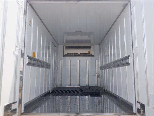 MITSUBISHI CANTER 2021