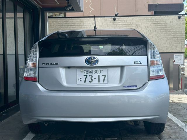 TOYOTA PRIUS 2010