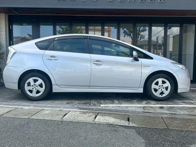 TOYOTA PRIUS 2010