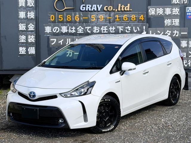 TOYOTA PRIUS Alpha 2016