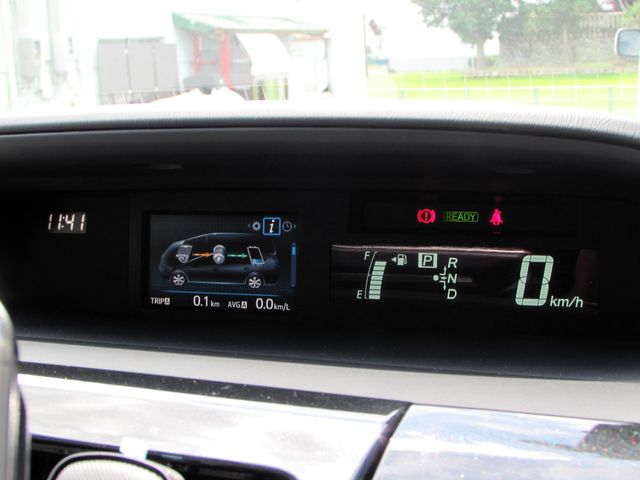 TOYOTA PRIUS Alpha 2016