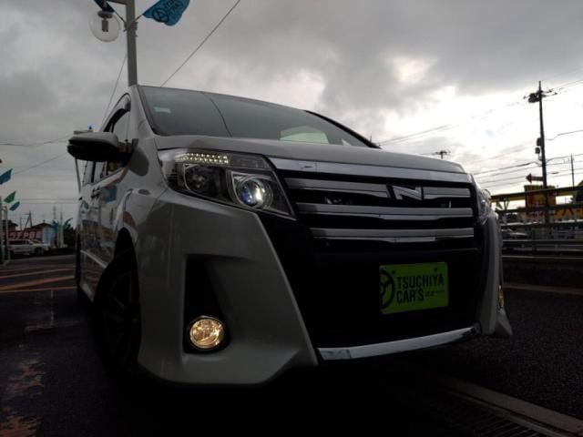 TOYOTA NOAH 2015