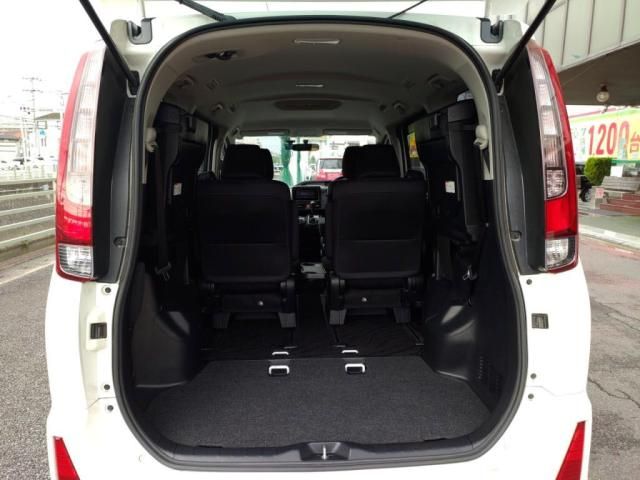 TOYOTA NOAH 2015