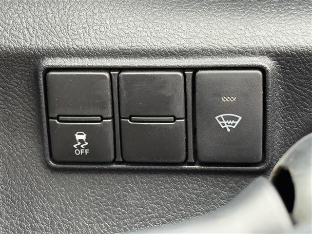 TOYOTA SIENTA 4WD 2017