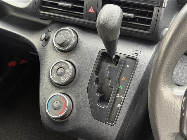 TOYOTA SIENTA 4WD 2017