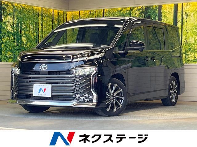 TOYOTA VOXY 2023