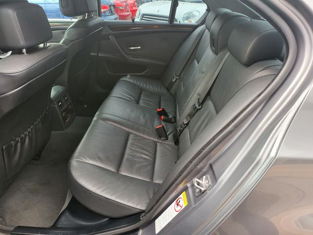 BMW BMW 5series sedan 2010