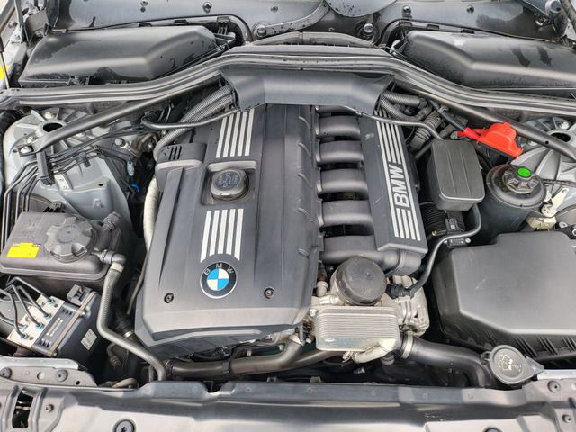 BMW BMW 5series sedan 2010