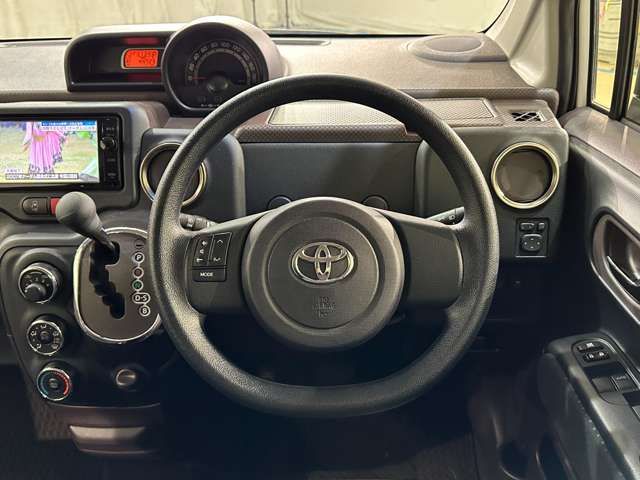 TOYOTA SPADE 2014