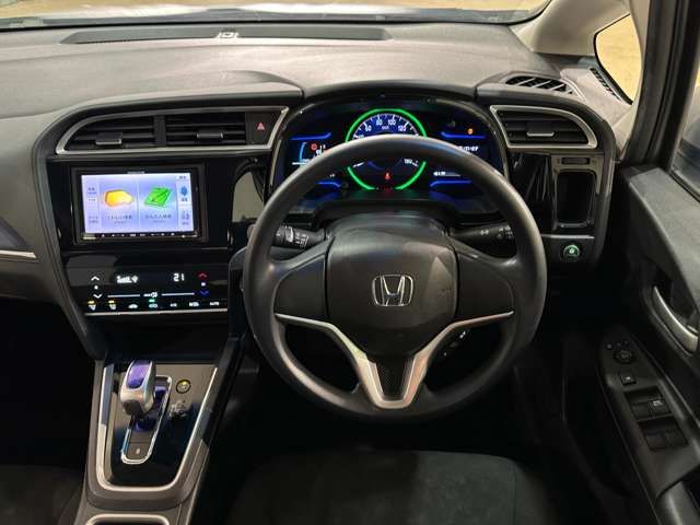 HONDA SHUTTLE HYBRID 2016