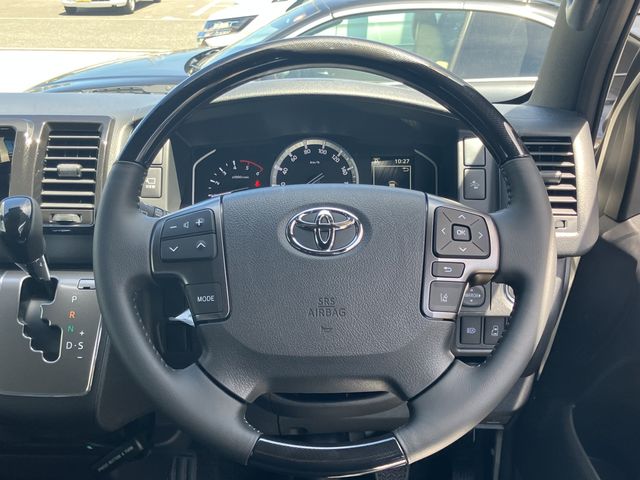 TOYOTA HIACE van 2WD 2025