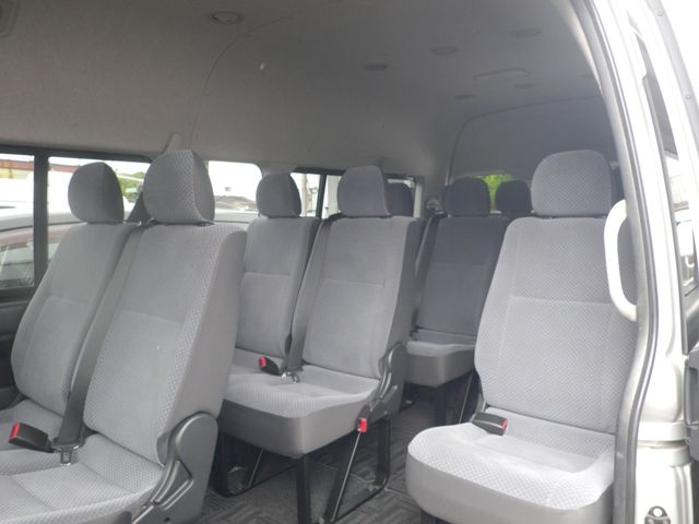 TOYOTA HIACE COMMUTER 2012