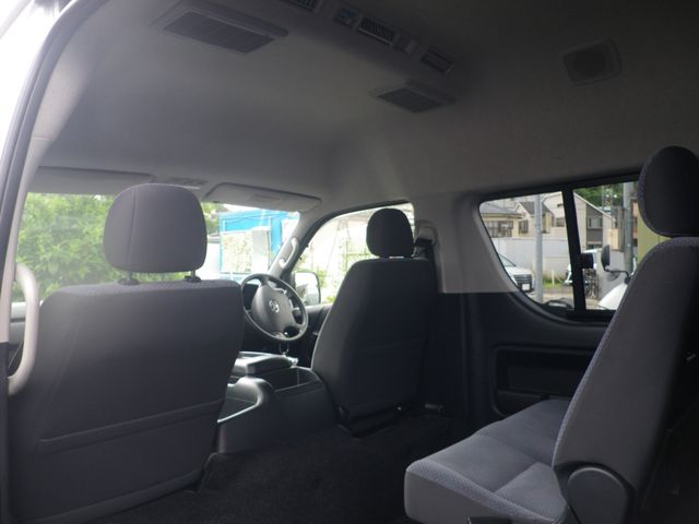 TOYOTA HIACE COMMUTER 2012