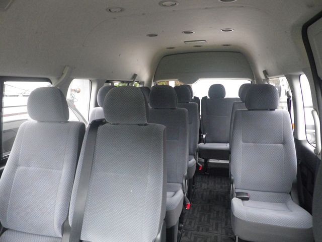 TOYOTA HIACE COMMUTER 2012