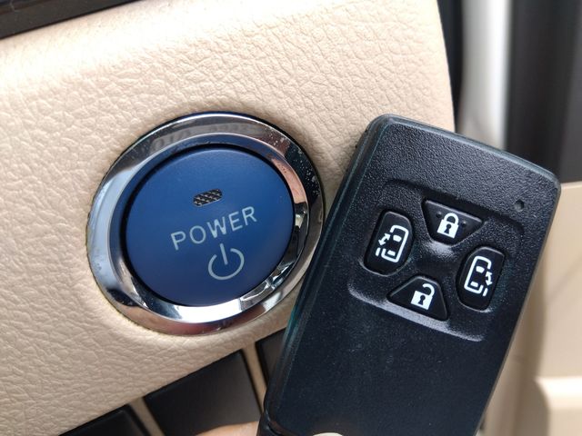 TOYOTA ALPHARD hybrid 4WD 2014