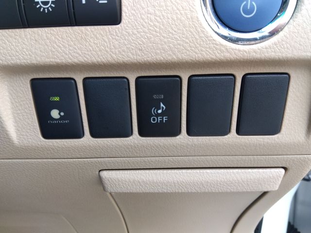 TOYOTA ALPHARD hybrid 4WD 2014