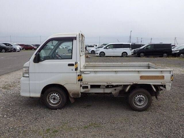 DAIHATSU HIJET truck 2011