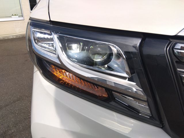 TOYOTA ALPHARD 4WD 2017