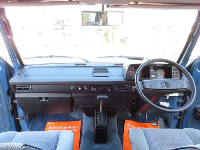 VOLKSWAGEN VOLKSWAGEN CARRAVEL 1990