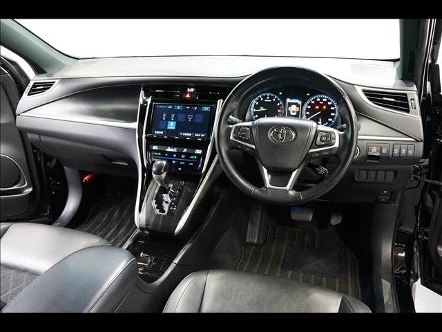 TOYOTA HARRIER 2WD 2017