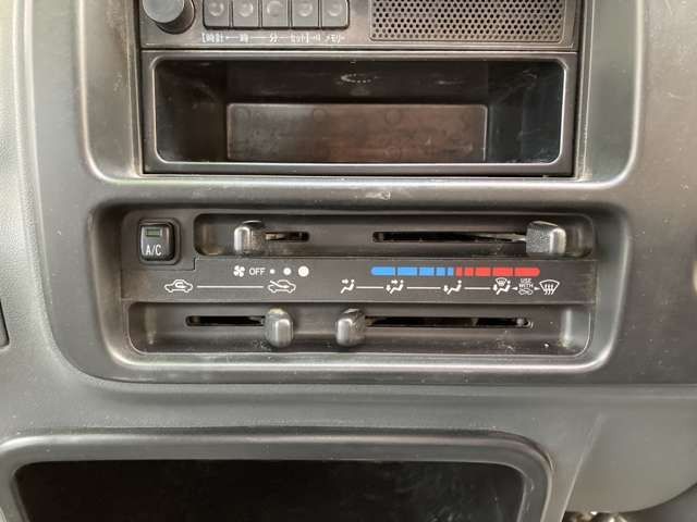 DAIHATSU HIJET truck 4WD 2014