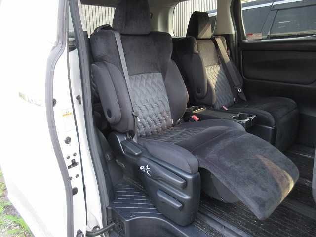 TOYOTA VELLFIRE 2019