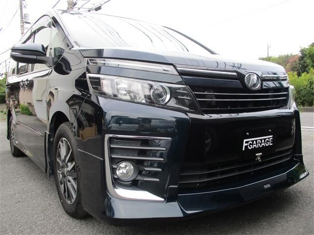 TOYOTA VOXY 2014