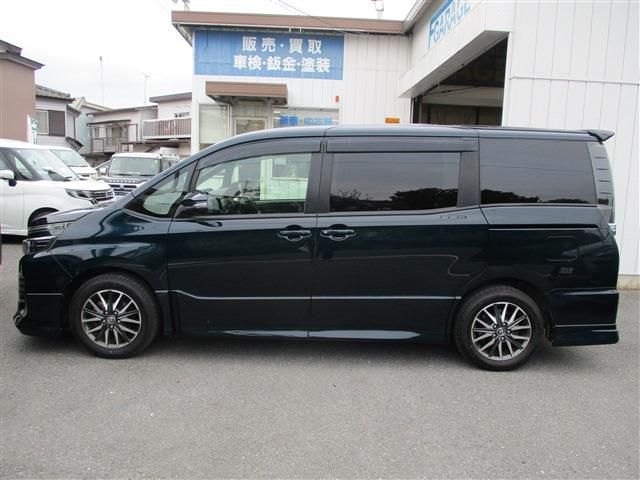 TOYOTA VOXY 2014