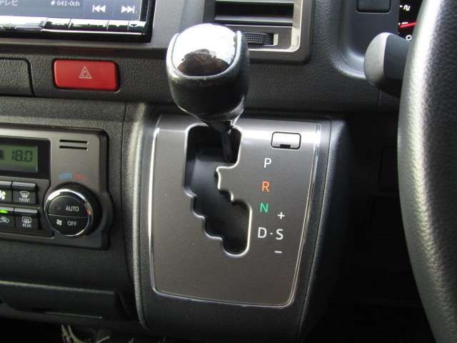 TOYOTA HIACE van 2WD 2019