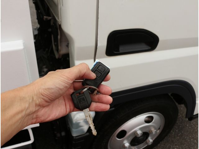 MITSUBISHI CANTER 2018