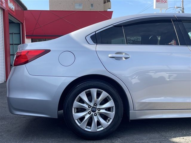 SUBARU LEGACY B4 2017