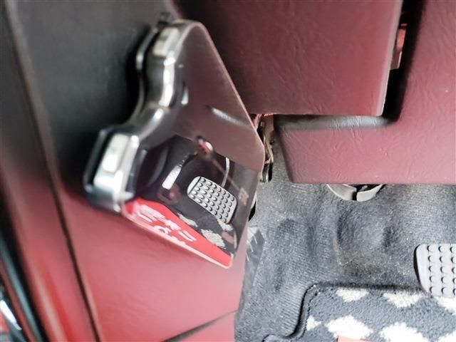 DAIHATSU MIRA GINO 2004