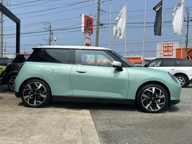 BMW MINI COOPER 2024