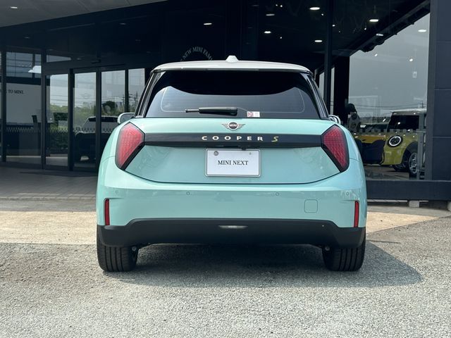 BMW MINI COOPER 2024