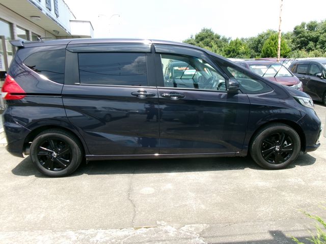 HONDA FREED 2023