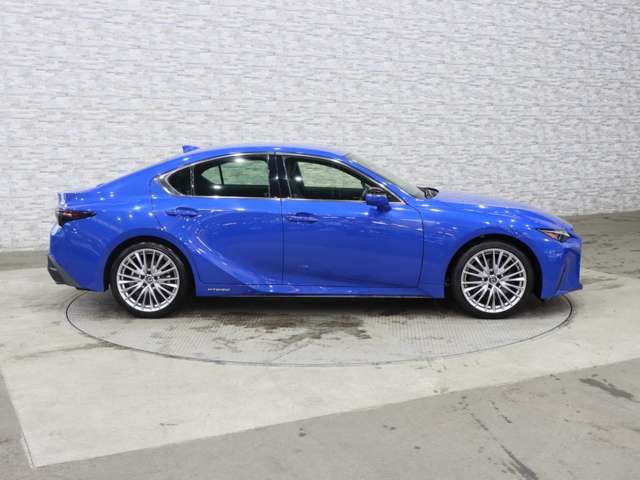 TOYOTA LEXUS IS300h 2022