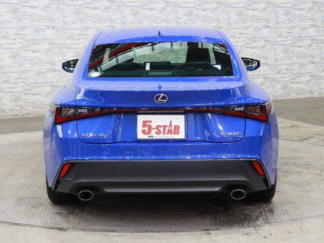 TOYOTA LEXUS IS300h 2022