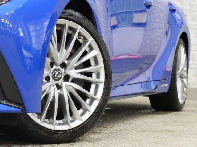 TOYOTA LEXUS IS300h 2022