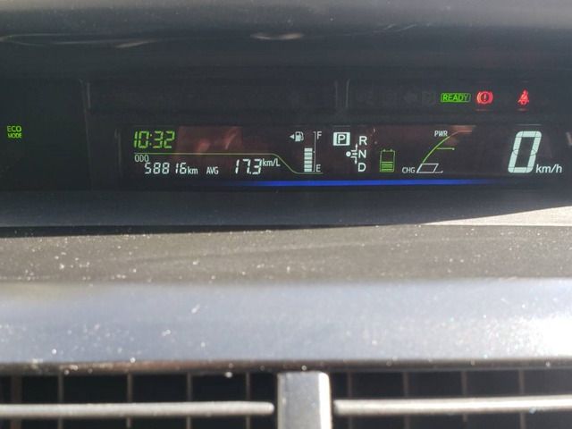 TOYOTA PRIUS Alpha 2013