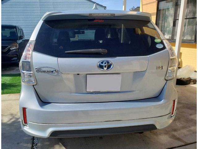 TOYOTA PRIUS Alpha 2013