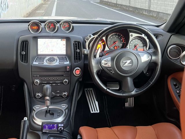 NISSAN FAIRLADY Z 2011