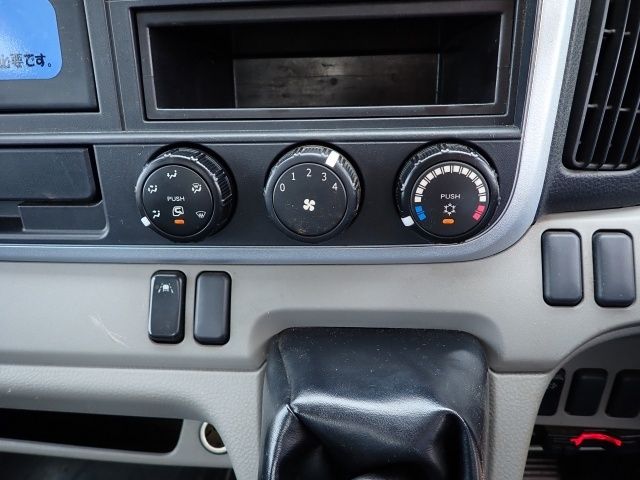 MITSUBISHI CANTER 2018