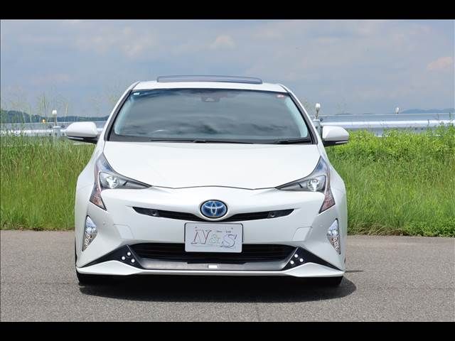 TOYOTA PRIUS 2016