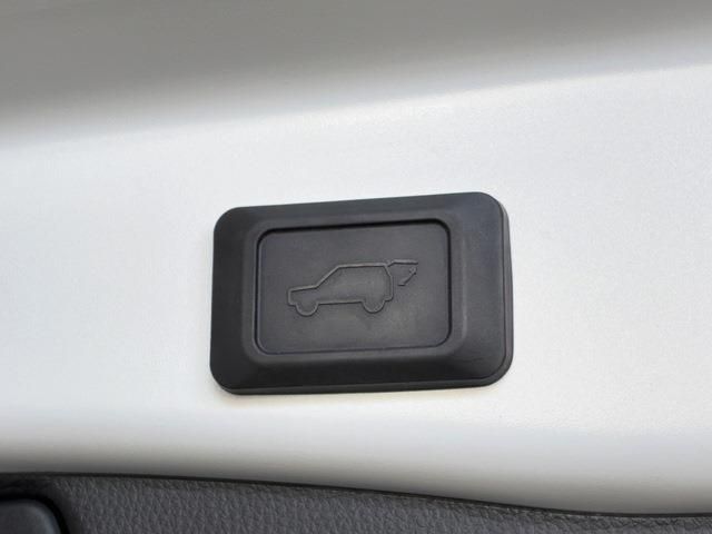 TOYOTA RAV4 4WD 2023