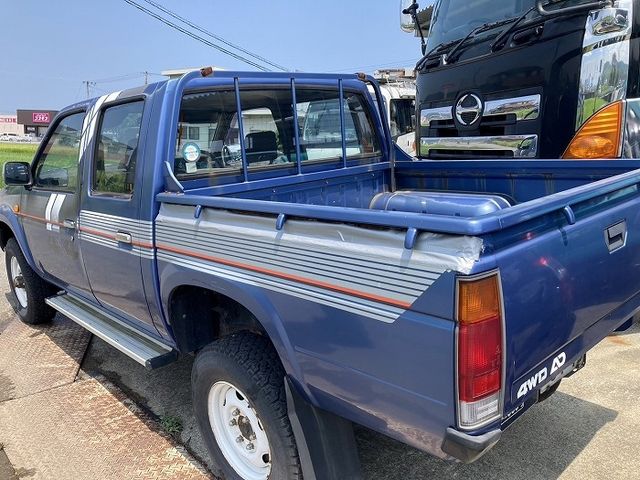 NISSAN DATSUN 4WD 1992