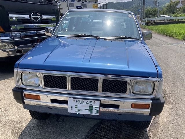 NISSAN DATSUN 4WD 1992