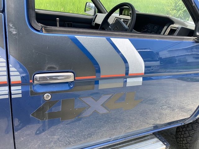 NISSAN DATSUN 4WD 1992