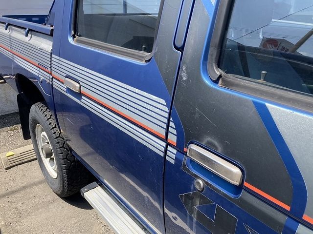 NISSAN DATSUN 4WD 1992