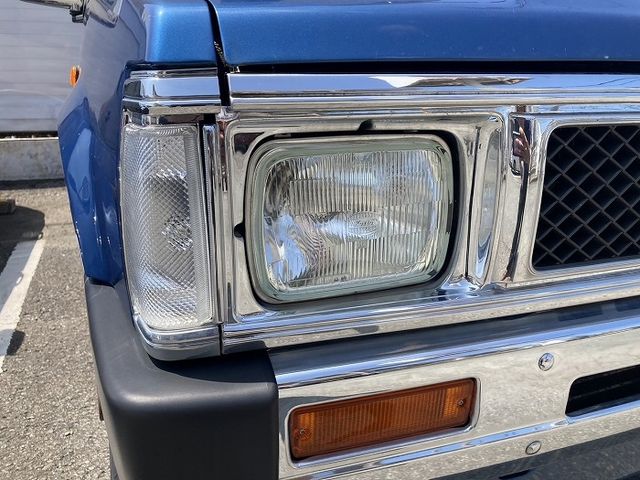 NISSAN DATSUN 4WD 1992