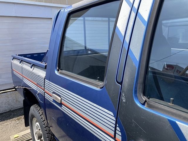 NISSAN DATSUN 4WD 1992